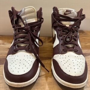 WMNS BURGUNDY CRUSH NIKE DUNK HIGH Size 7.5